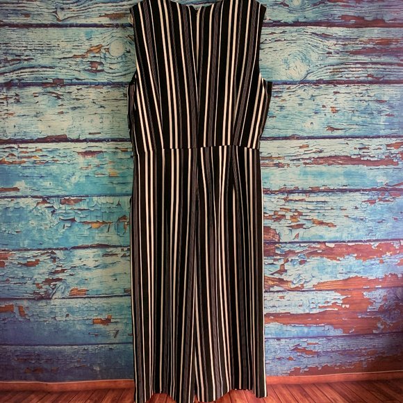 Le Chateau Striped Sleeveless Jumpsuit - Picture 8 of 10